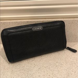 AUTHENTIC BLACK LEATHER COACH WALLET